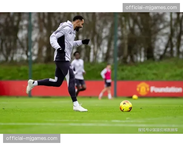 评论：门将参与进攻成为定位球新趋势，但其后防风险需谨慎评估