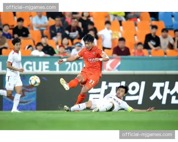 观点:部分球队为追求压迫导致防守失衡,暴露身后空档 观点:部分球队为追求压迫导致防守失衡,暴露身后空档